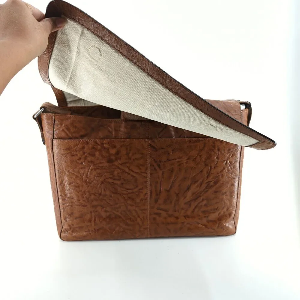 FRYE Tan Brown Crinkle Leather Large Messenger Crossbody Bag Business DB0525 NEW